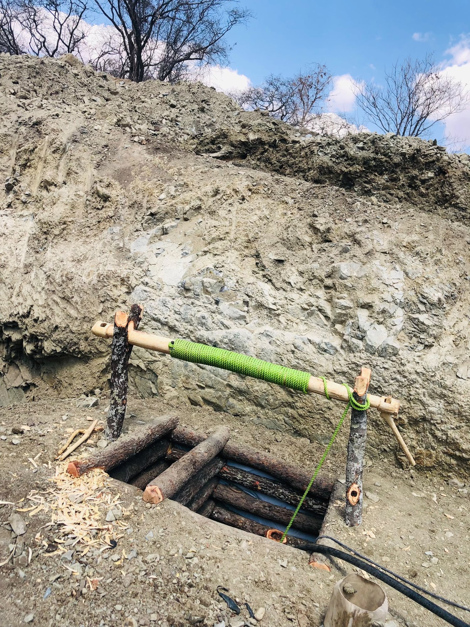 Winch crossbeam setup over shaft