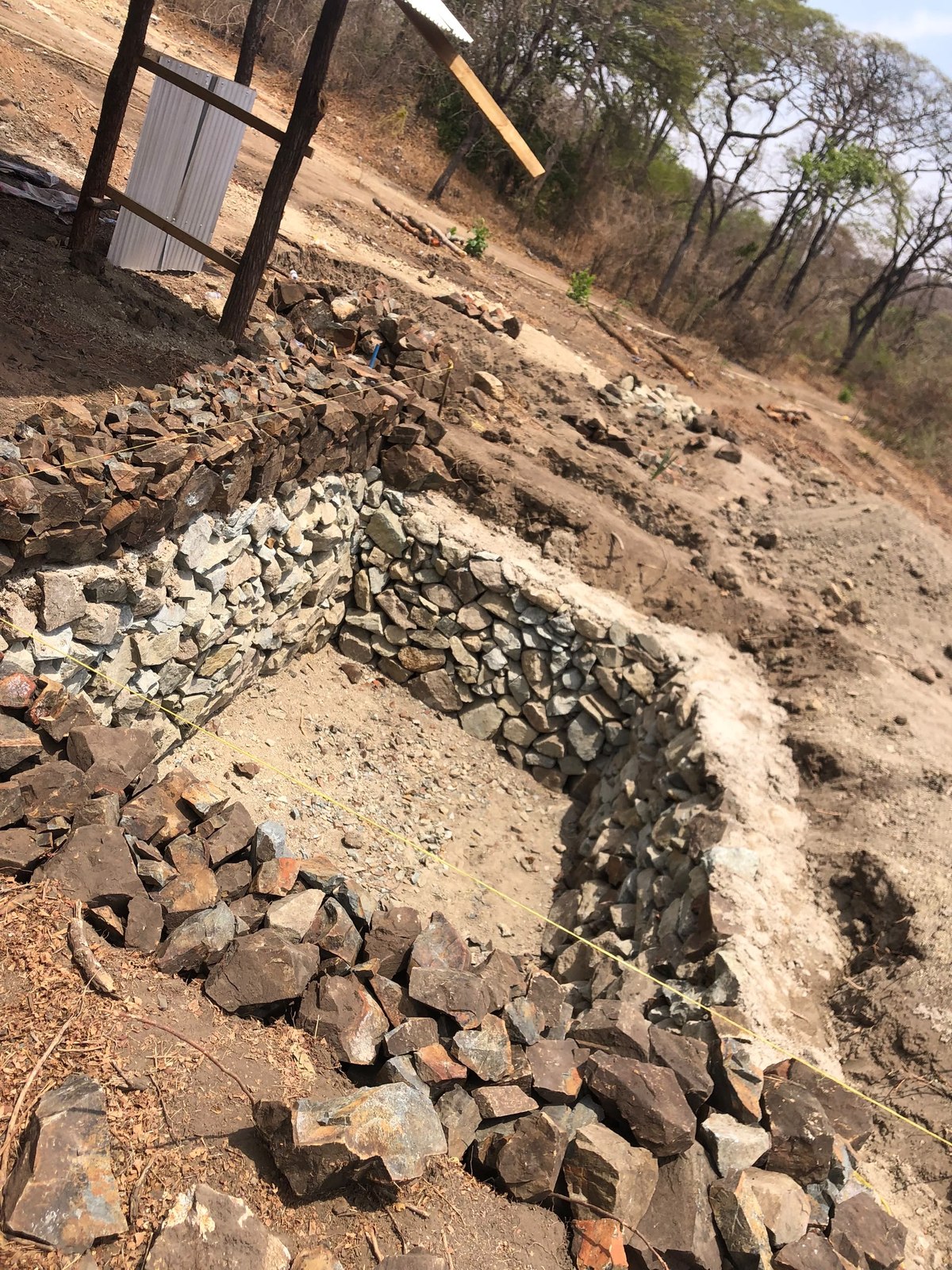 Tailing pond wall